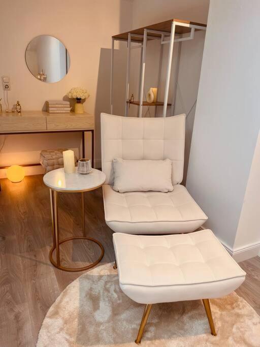 Amalfi Home - Stylish Apartment With Terrace شونيفيلد المظهر الخارجي الصورة